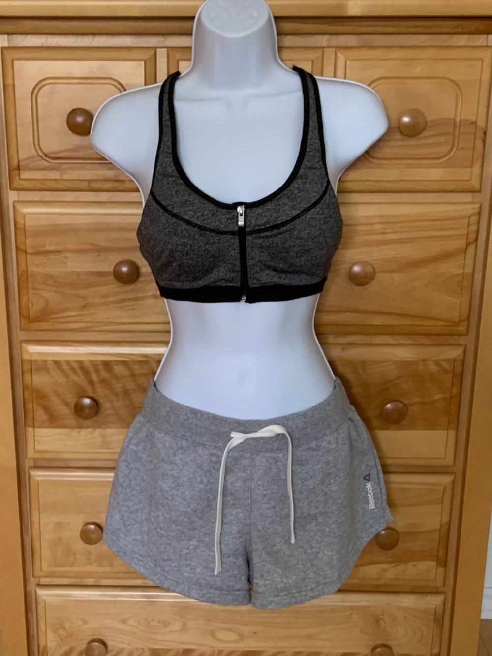 VSX front-close bra, size small, colour grey / black